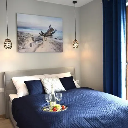 Z Basenem I Klimatyzacja Apartment *